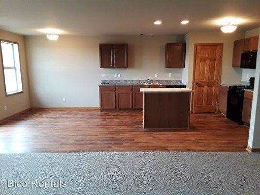 Roscoe - Photo 2 of 16