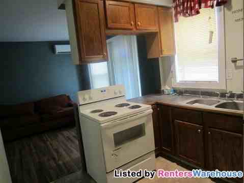 814 Sherburne Ave - Photo 2 of 11