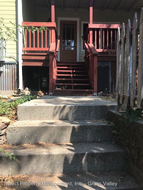 422 Spring St - Photo 2 of 12