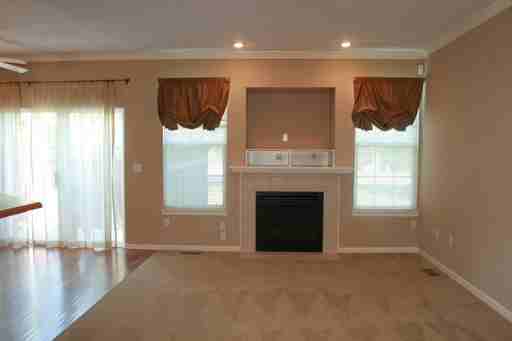 15949 Linden St - Photo 3 of 15