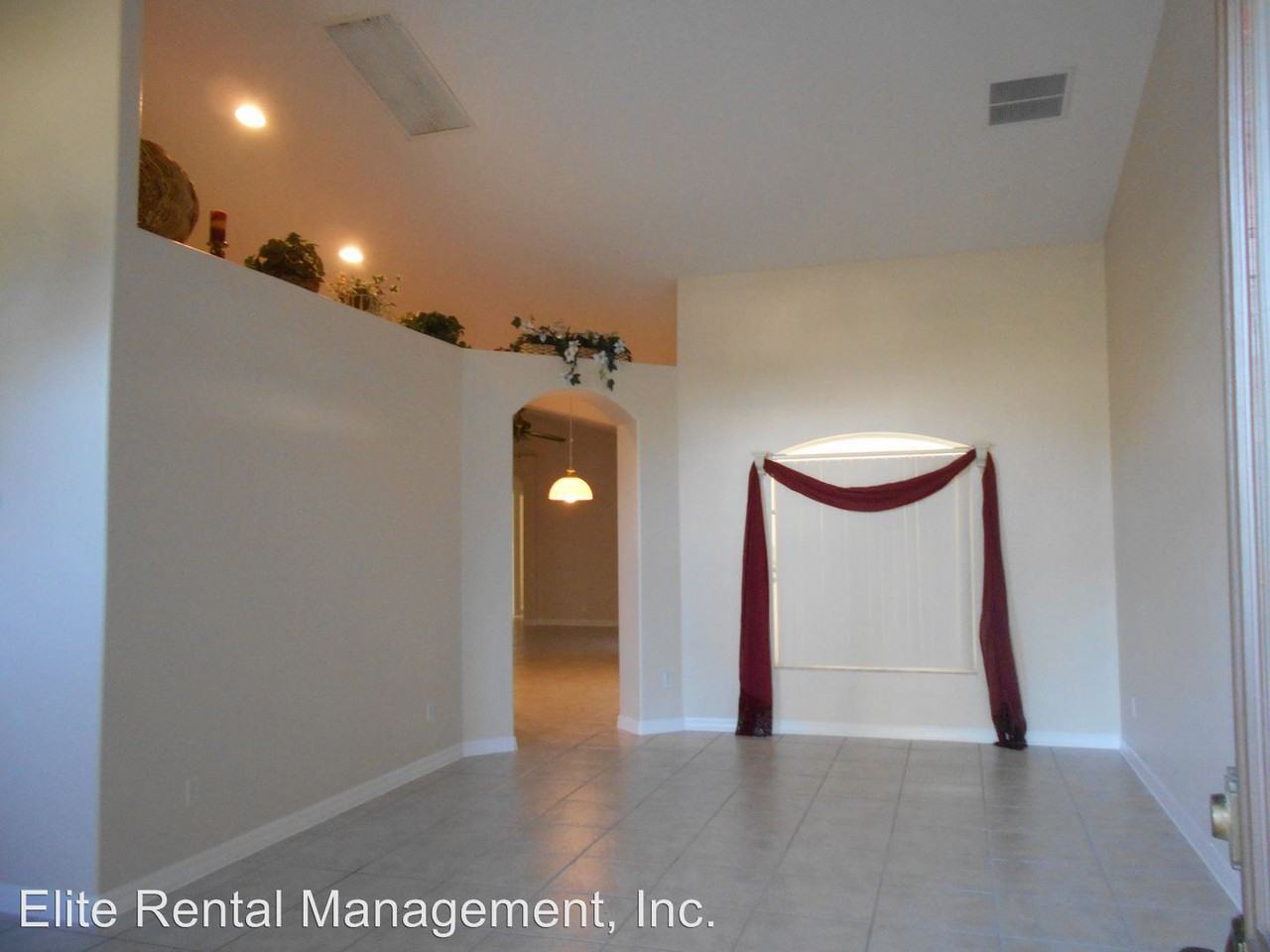 3239 Holly Grove Blvd - Photo 3 of 20