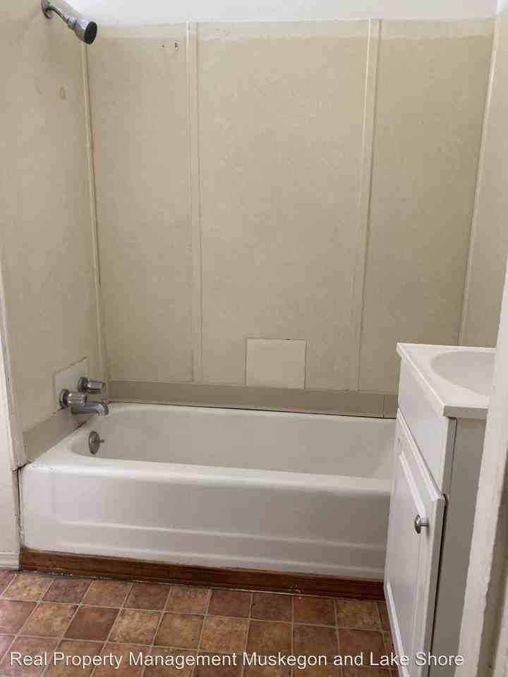 574 East Apple Ave - Photo 3 of 7