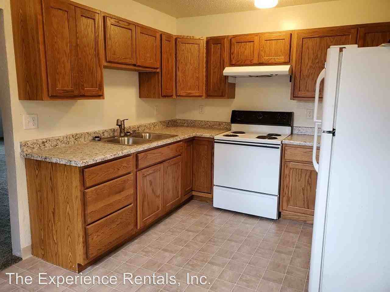 305 E 1st Street - Photo 2 of 11