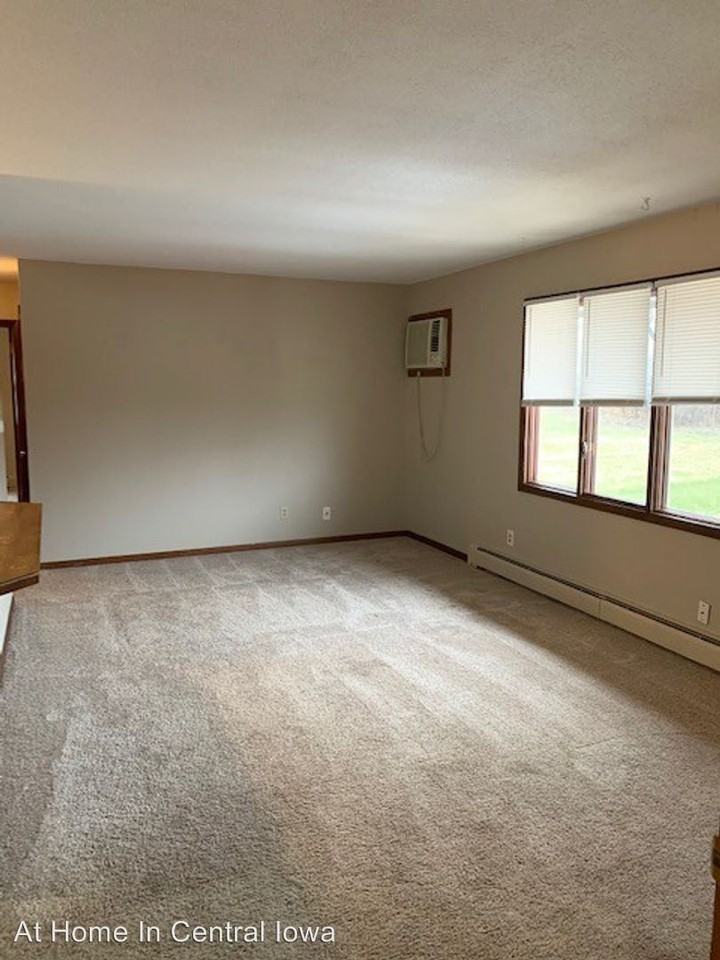 501 S Walnut - Photo 2 of 7