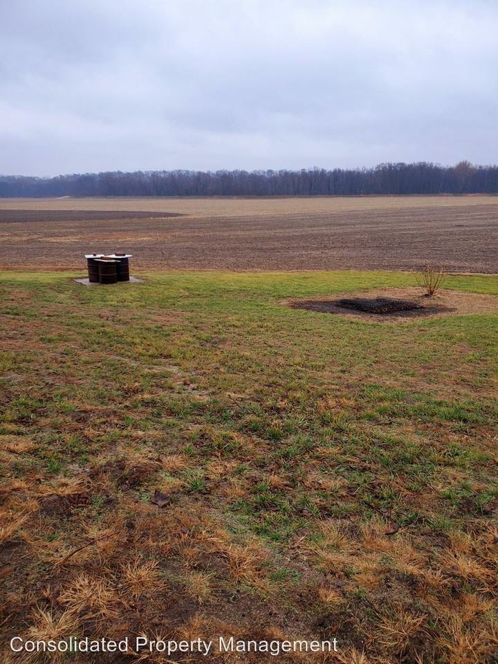 9421 E. 950n. - Photo 3 of 21