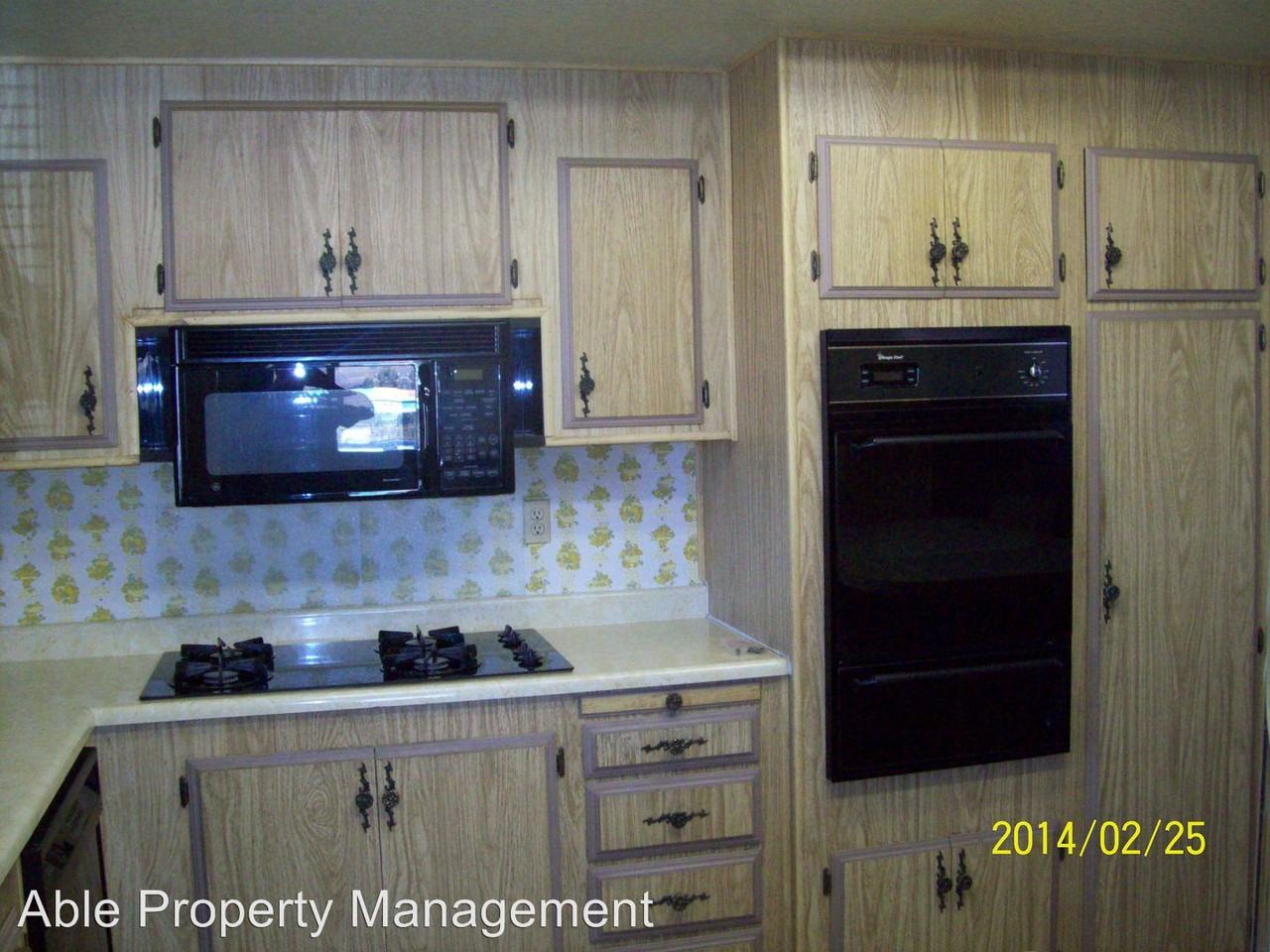 411 Oakwood Drive - Photo 2 of 9