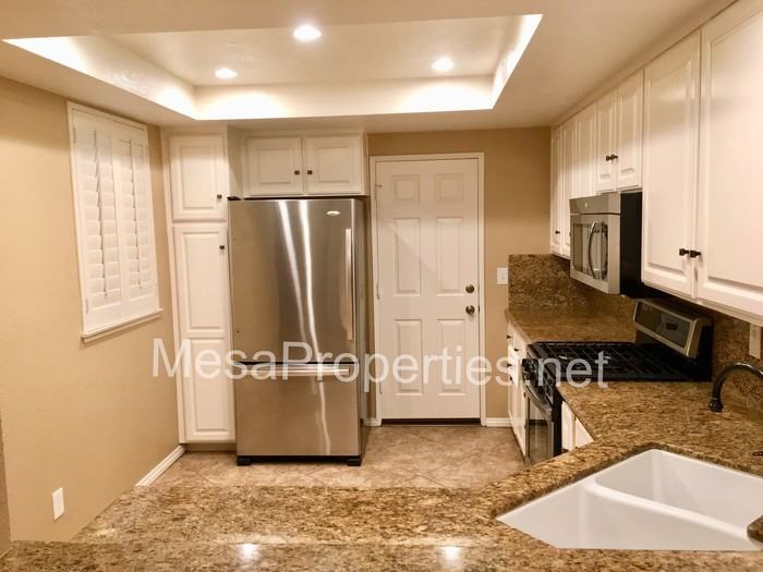 767 Lander Circle - Photo 3 of 17