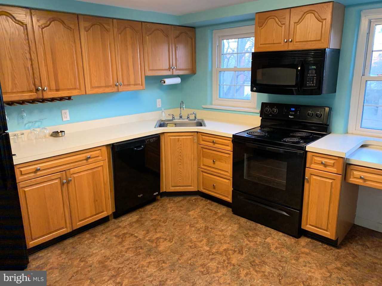 21 E Pine Street Unit B - Photo 3 of 10