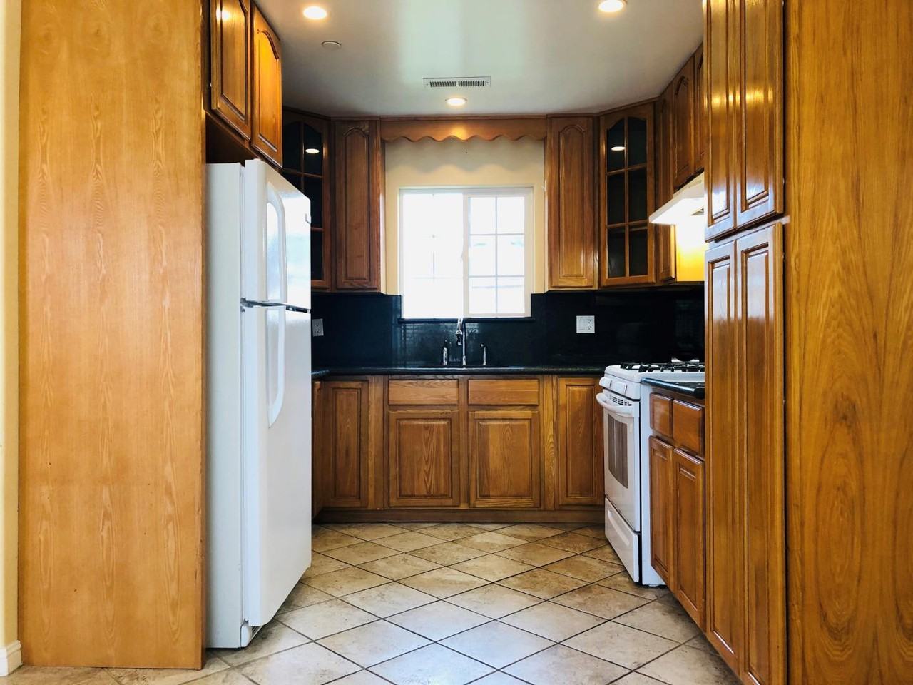 2430 Spring St - Photo 3 of 12