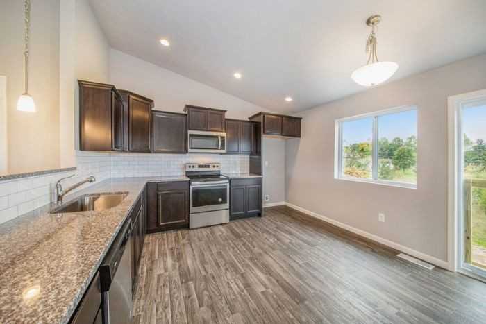 1011 English Primrose Avenue - Photo 2 of 15