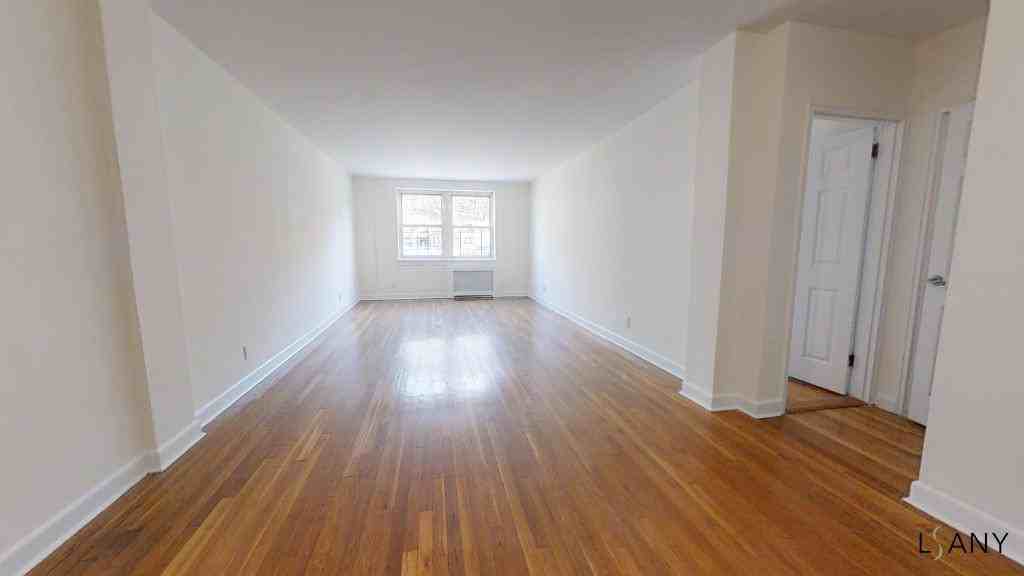 440 Warburton Avenue #5L - Photo 2 of 10