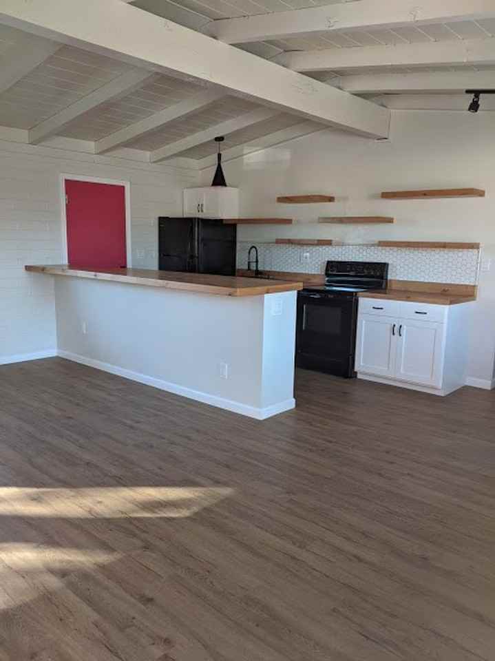 2772 N Forgeus Avenue - Photo 2 of 7