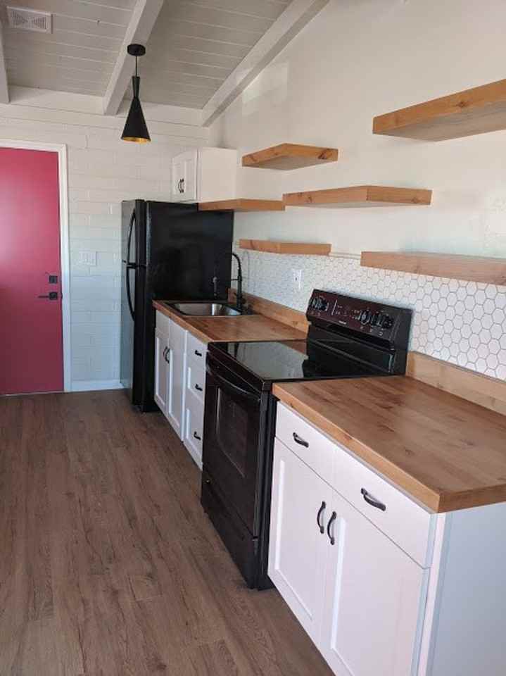 2772 N Forgeus Avenue - Photo 3 of 7