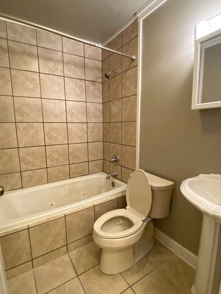 142 Margo Lane ##B - Photo 4 of 8