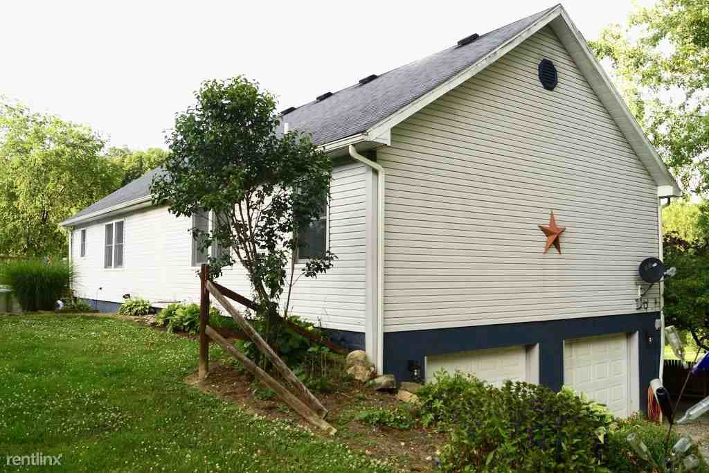 1670 Fresno Rd Nw - Photo 2 of 9