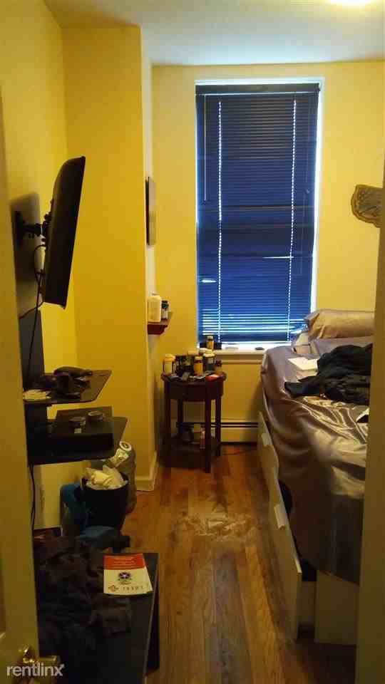 1120 Hudson St - Photo 2 of 8