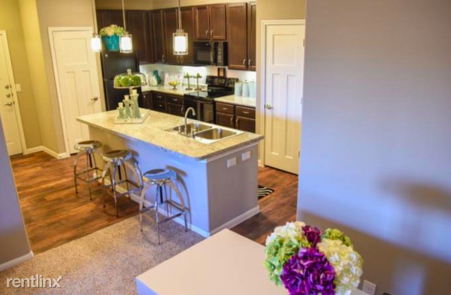 4450 S Ridge Rd - Photo 3 of 10