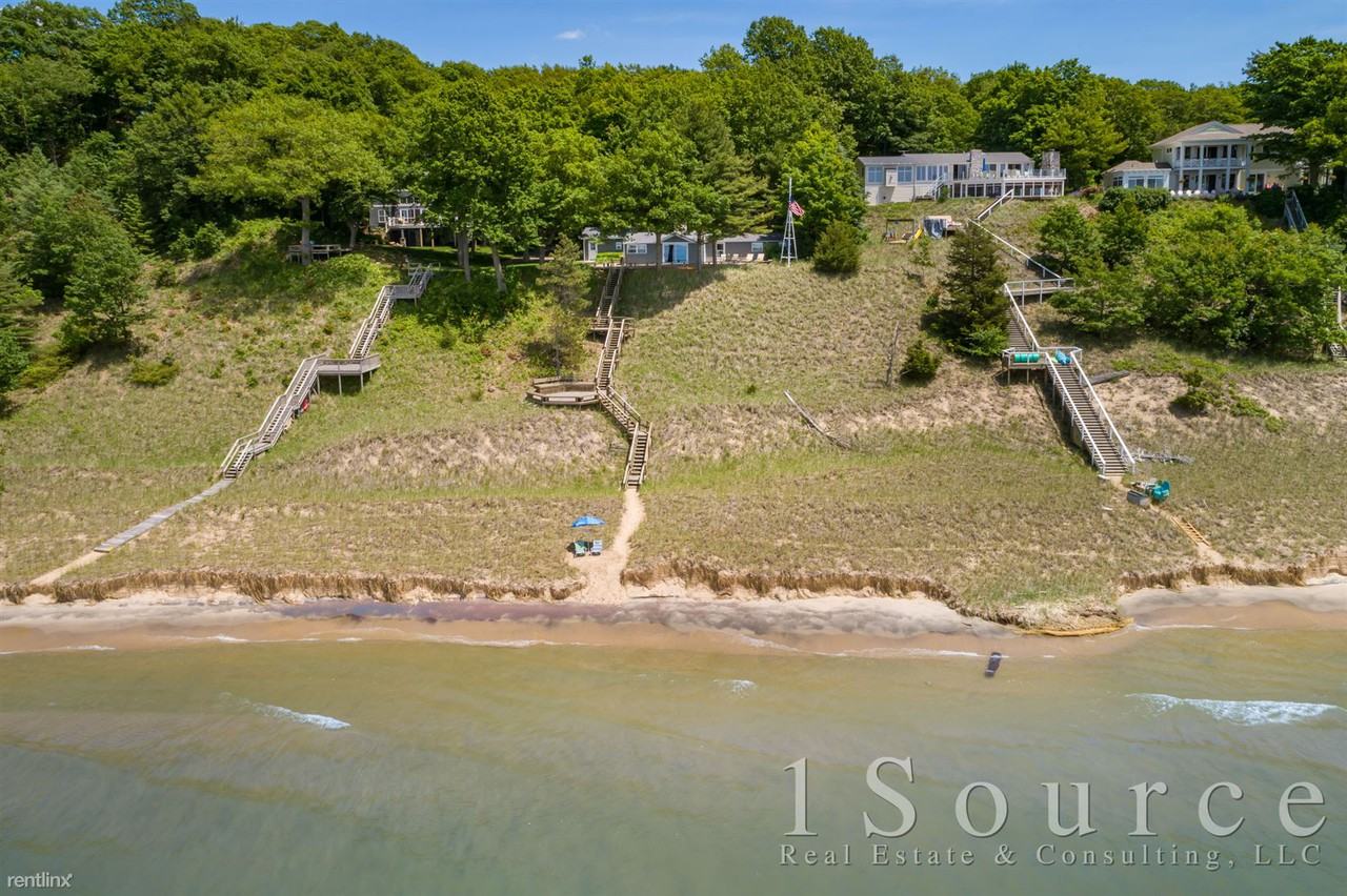 9093 Lakeshore Dr - Photo 2 of 10