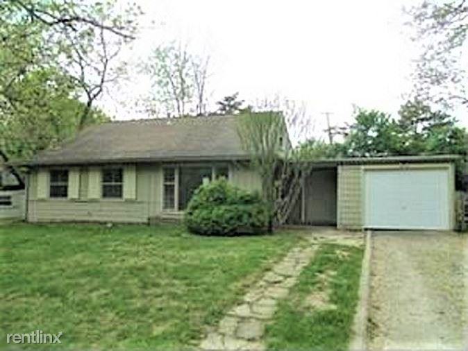 2310 Pinecrest Ave - Photo 2 of 9