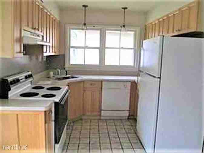 2310 Pinecrest Ave - Photo 3 of 9