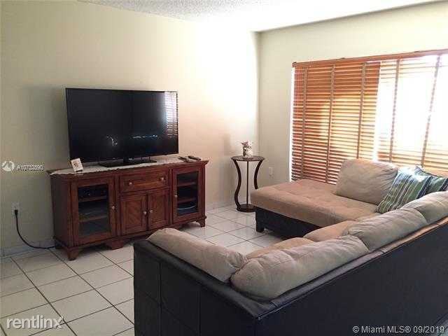 301 Nw 84th Ct 709 - Photo 3 of 10