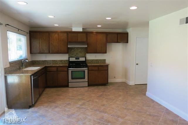 30815 Oakrim Dr - Photo 3 of 6