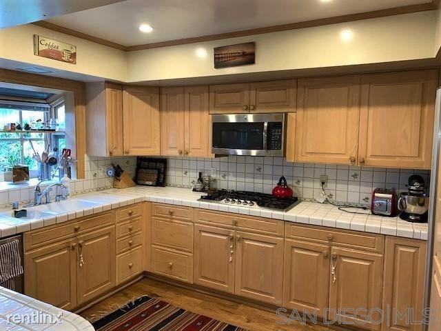 8888 Nottingham Pl - Photo 3 of 10