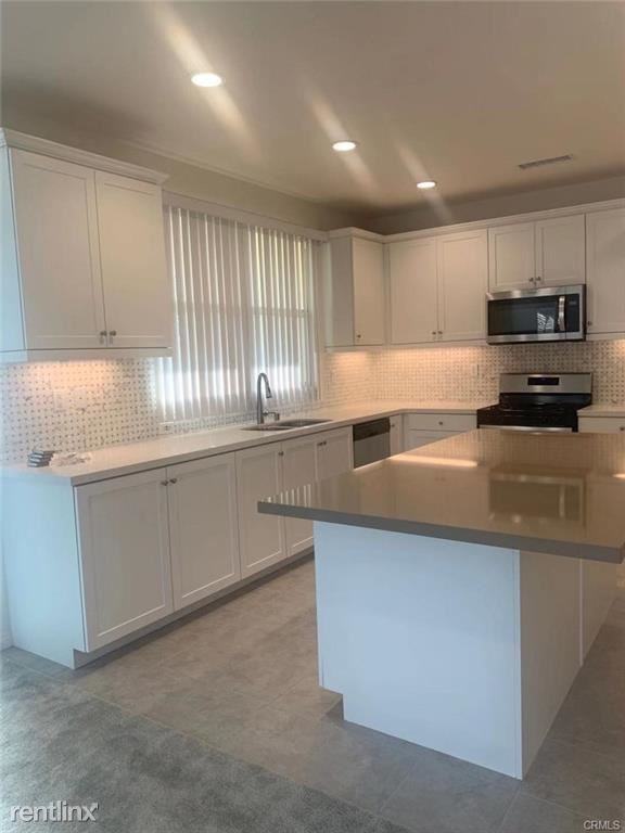 117 Henson - Photo 3 of 10