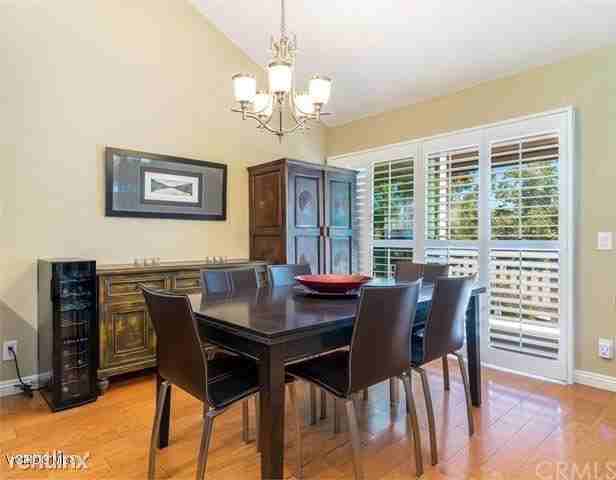 74 Rosehedge Ln - Photo 3 of 10