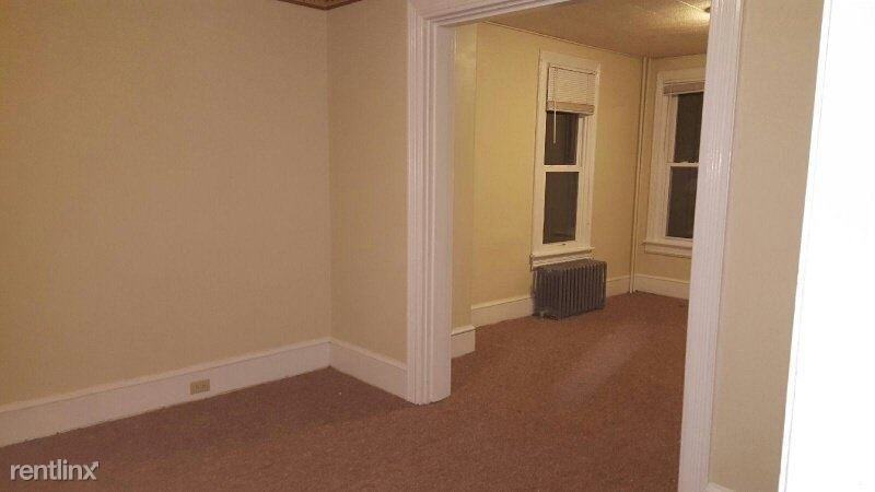 705 West Race Street - Photo 3 of 13