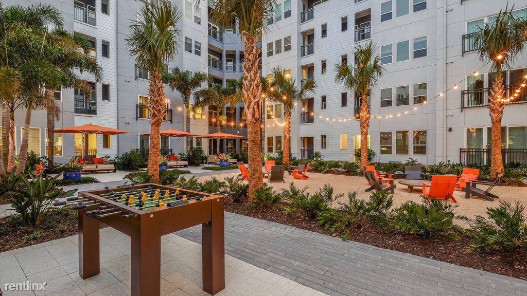 509 East Whiting Street - Photo 3 of 14