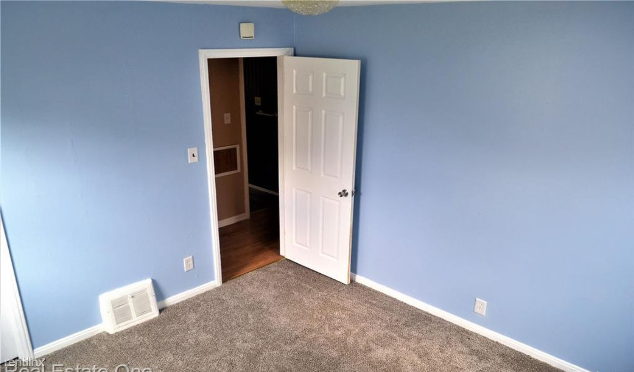 14758 Mulberry St - Photo 3 of 10