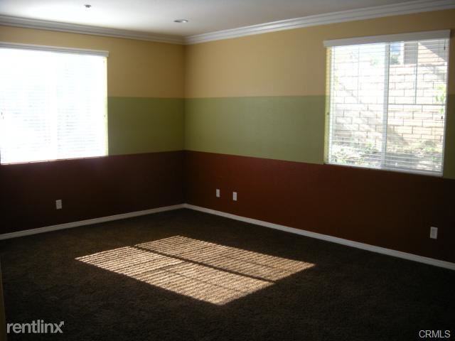 5074 Brookside Ave - Photo 3 of 10