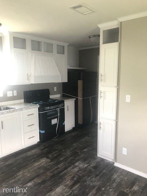 1103 27th St 9 - Photo 2 of 16