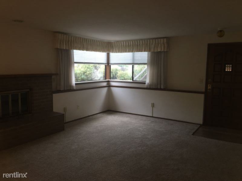 11222 Corliss Ave N D - Photo 2 of 16