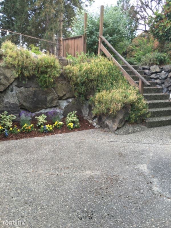 11222 Corliss Ave N D - Photo 3 of 16