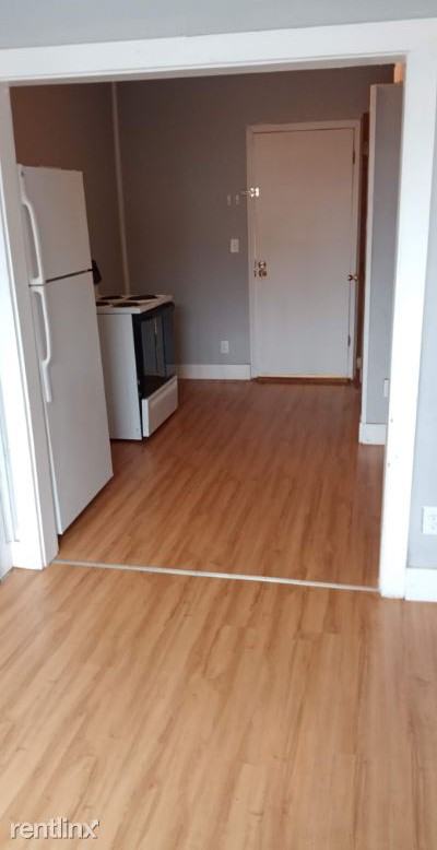 303 S Poplar 210 - Photo 3 of 3