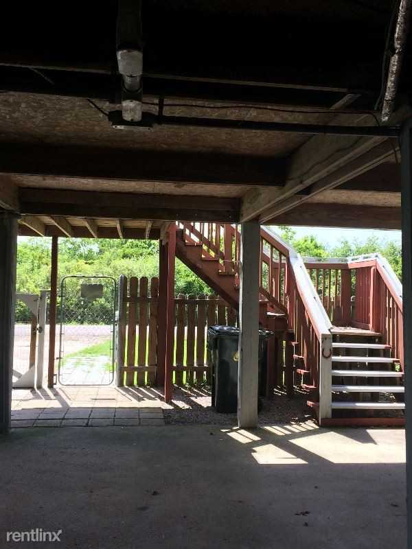 635 10th Street - Photo 3 of 20