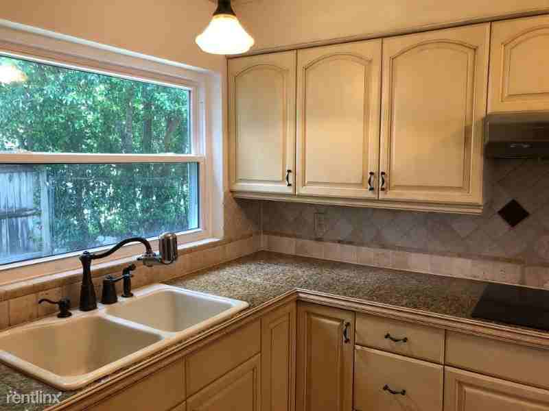 1937 Strathaven Rd - Photo 3 of 12