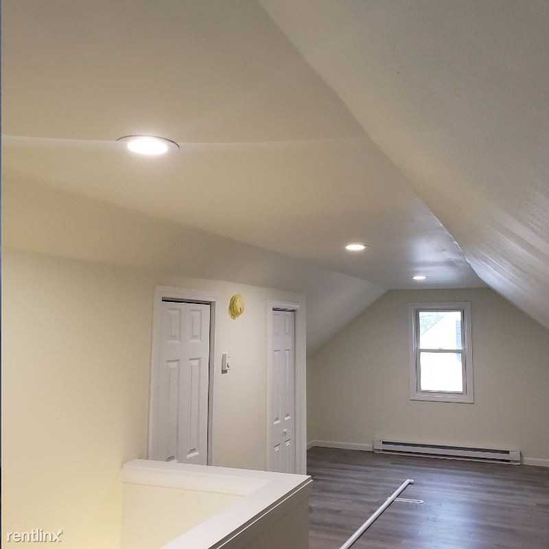 1016 Berkshire Ave - Photo 2 of 11