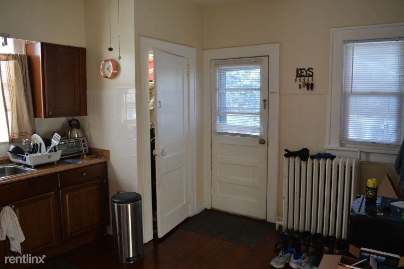 10 Baylis Ct - Photo 2 of 9
