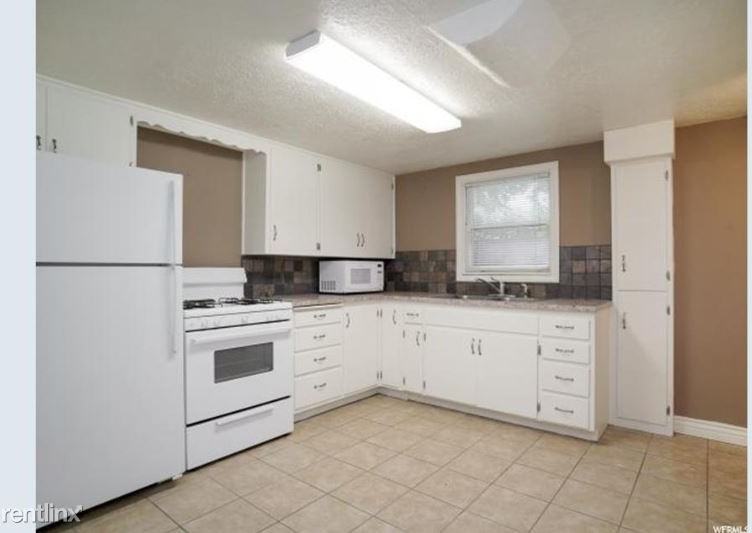 2335 Fillmore Ave 2 - Photo 3 of 9