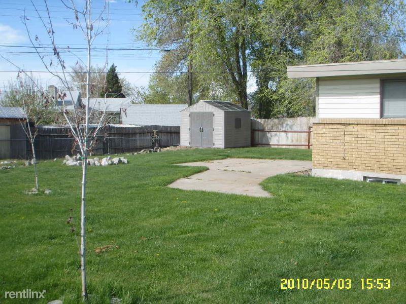 4861 S 2400 W Downstairs - Photo 2 of 9