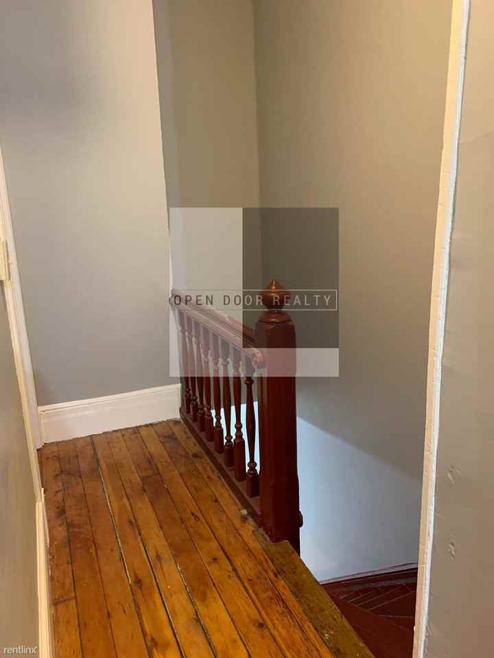 373 Crown St - Photo 3 of 15