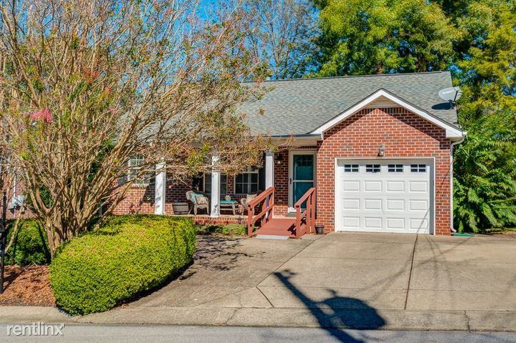 204 Fitzpatrick Pl - Photo 3 of 17