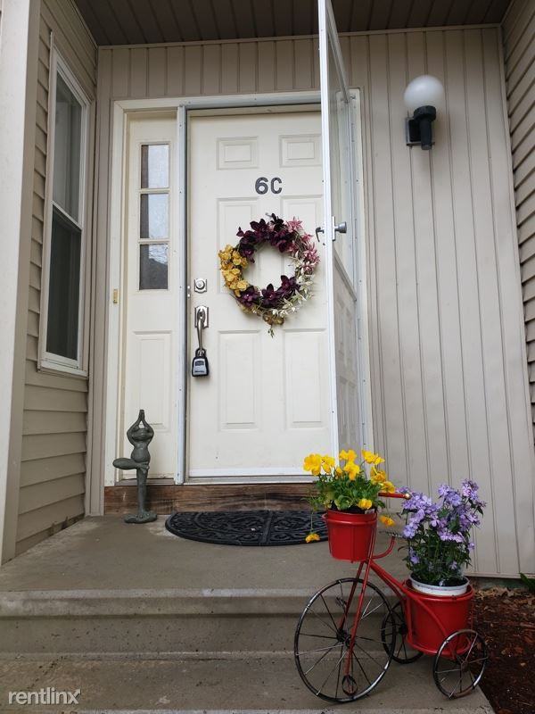 6 Spring Court C - Photo 3 of 20