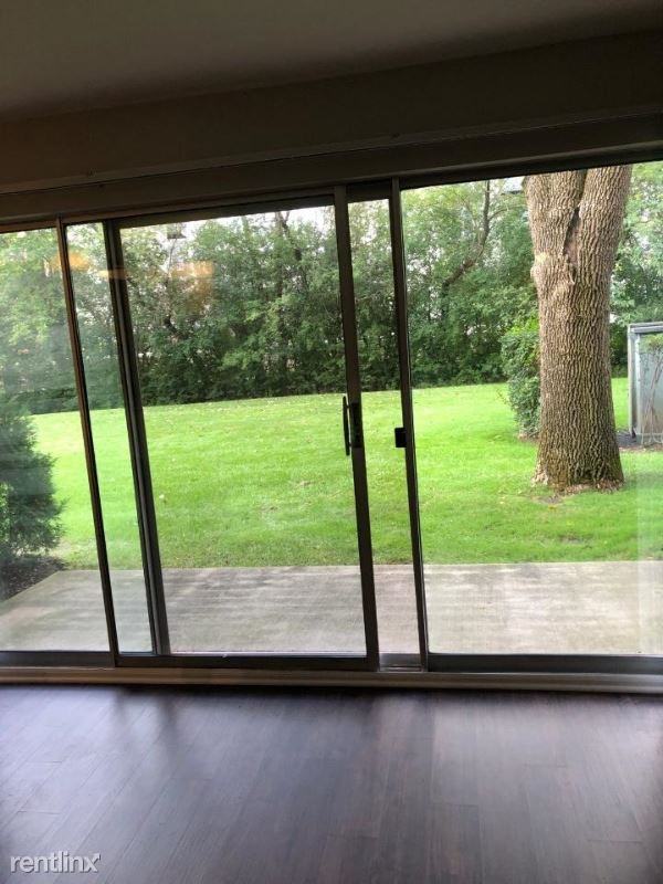 17W726 17w726 Butterfield Rd. #115 - Photo 3 of 8