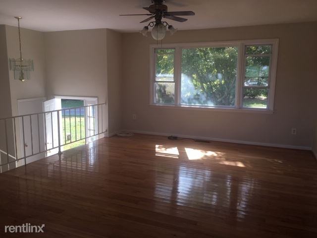 1968 Deer Park Rd - Photo 2 of 15