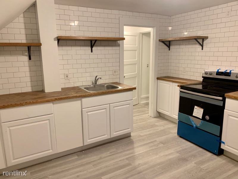 86 Portland St 3 - Photo 3 of 8