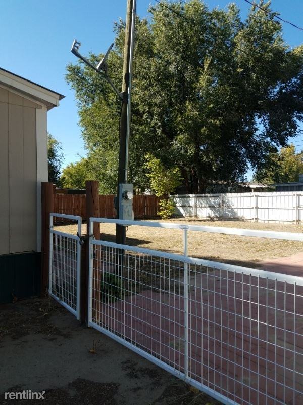 300 W. Cedar Street - Photo 3 of 9
